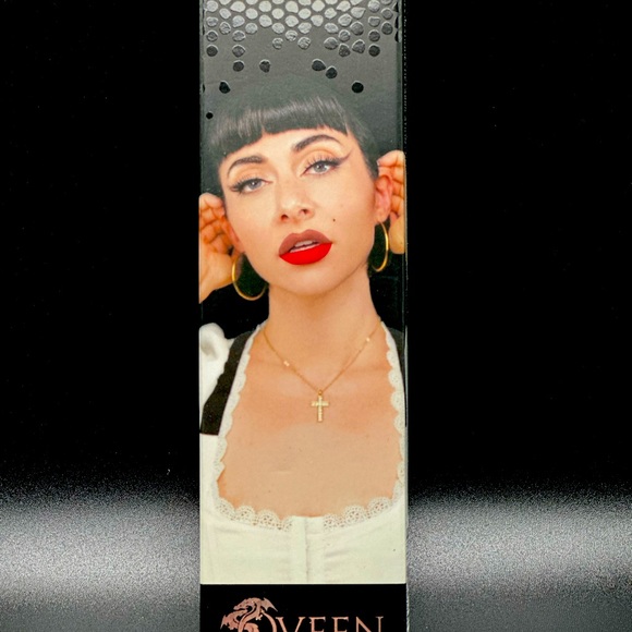 QVeen Other - Qveen Lip Liner